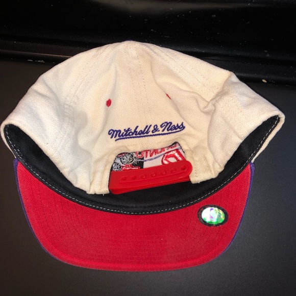 Toronto Raptors Hat - Picture 7 of 9